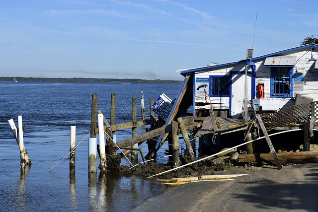 Emergency Water Cleanup: Save Money, Quick Dry in Tallahassee FL